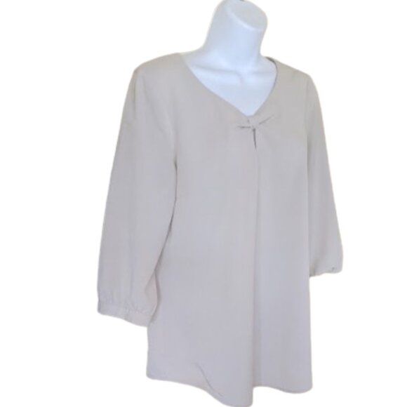 ---  Beige Blouse with Knot on the Front Size Large - Picture 2 of 3